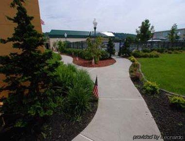 Days Inn Conference Center - Bridgewater Exterior photo